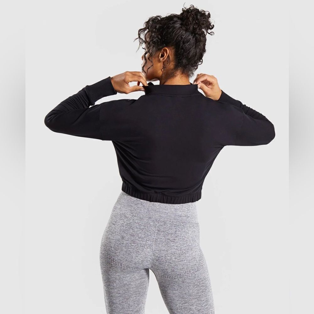 Gymshark Half Zip Sweatshirt Pippa Training Pullover 1/4 Zip Crop in black - Picture 4 of 9